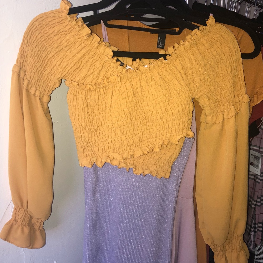 Mustard yellow ruched, long sleeve crop top